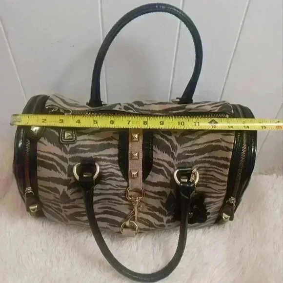 Betsey Johnson Large Beige Tiger Print Satchel Bag - Picture 4 of 13